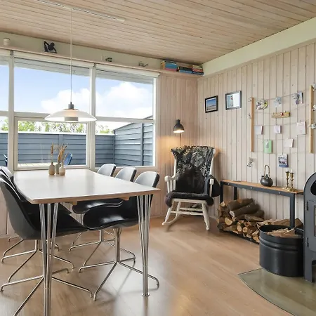 I Vrist Taet Pa Vesterhavet Sj710 Feriehus