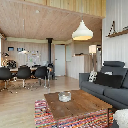 I Vrist Taet Pa Vesterhavet Sj710 *