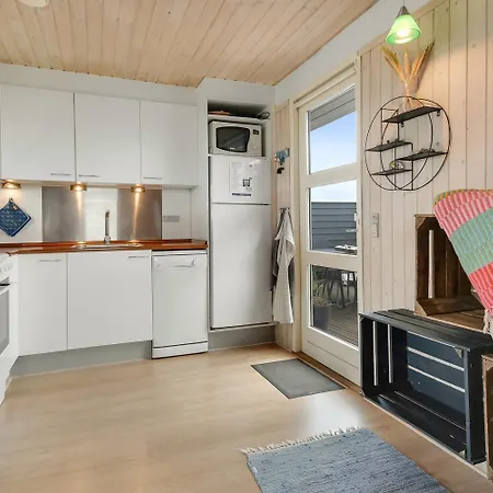 I Vrist Taet Pa Vesterhavet Sj710 * Harboør