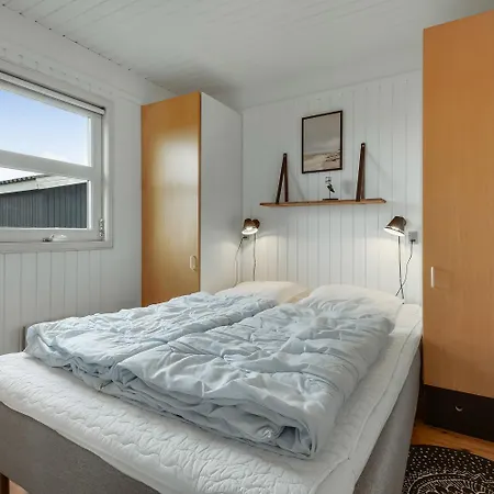 I Vrist Taet Pa Vesterhavet Sj710